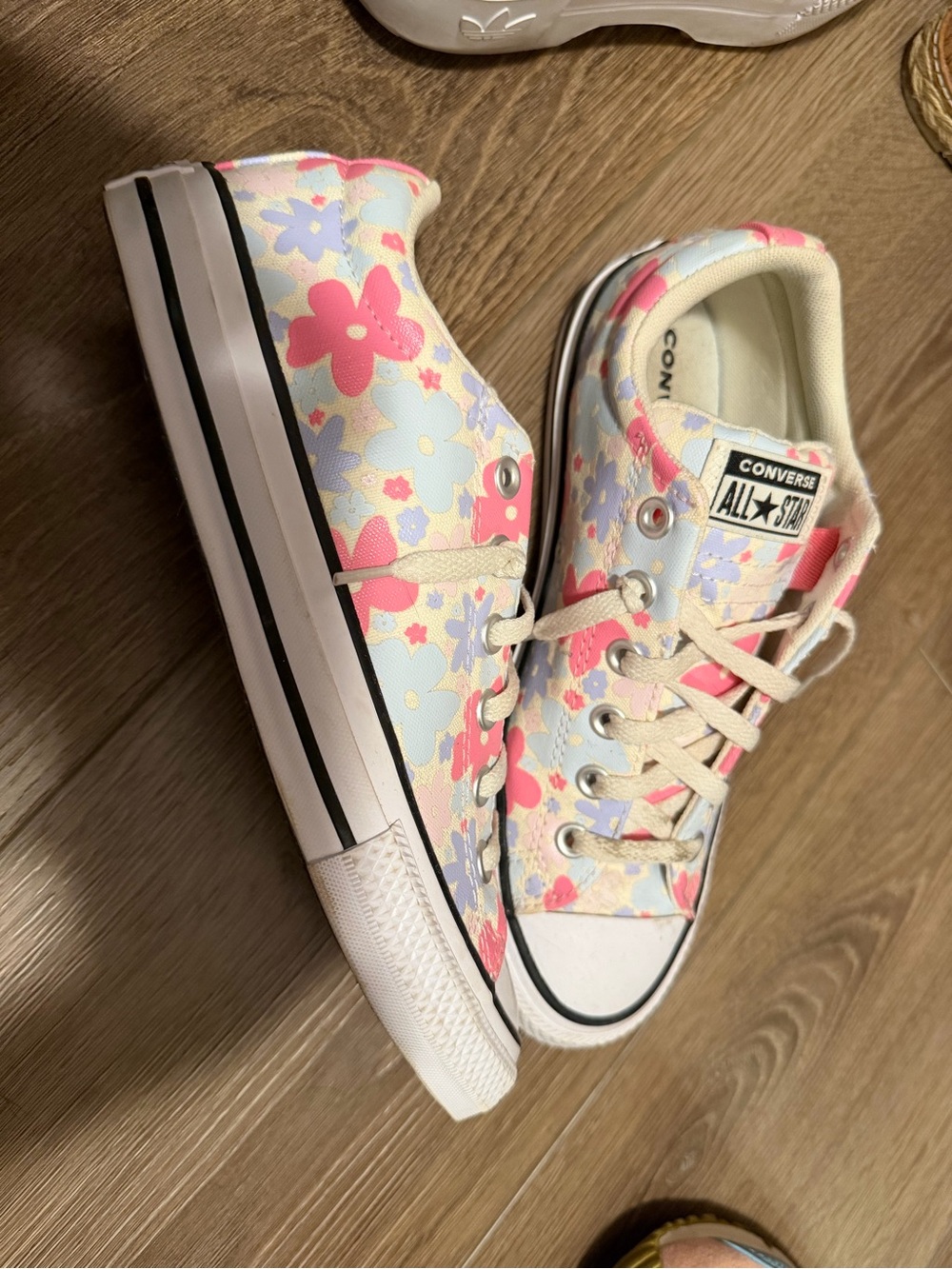 Converse Kids Floral Low Top Sneakers in Pink, Light Blue, Lavender